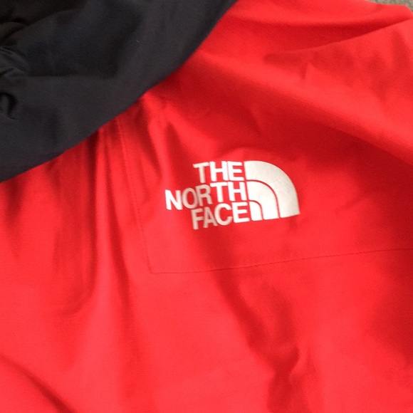 Red medium summit series L5 jacket - Picture 6 of 6